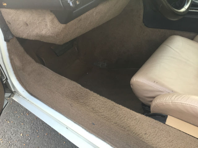 1992 Chevrolet Corvette Base Hatchback 2-Door - photo 6