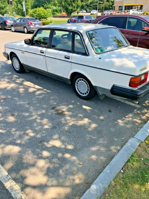 1990 Volvo 240 - photo 4
