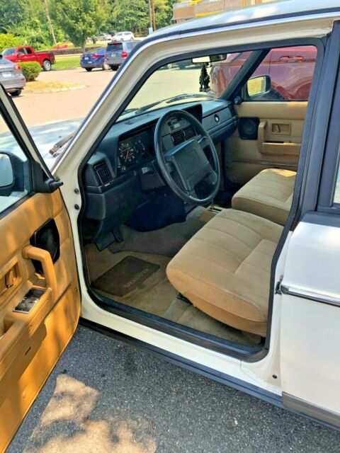 1990 Volvo 240 - photo 6