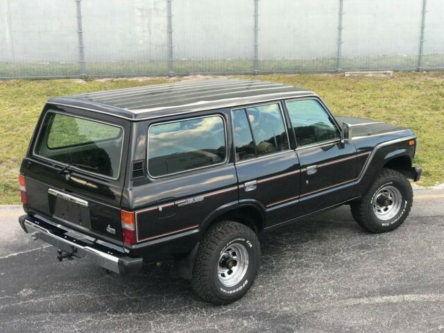 1988 Toyota Land Cruiser FJ62 - photo 2