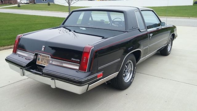 1988 Oldsmobile Cutlass Supreme Classic - photo 3