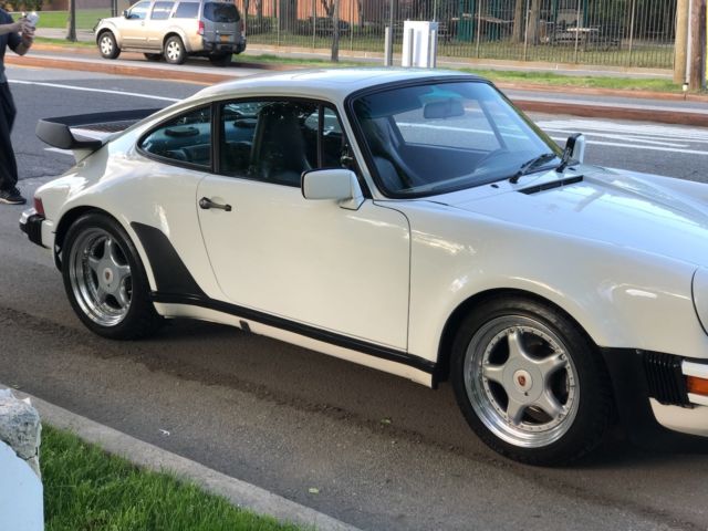 1986 Porsche 930 Coupe with sunroof - photo 4