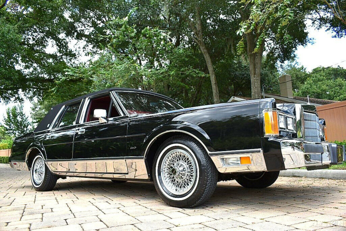 1989 Lincoln Town Car Signature 3900 Miles - photo 10