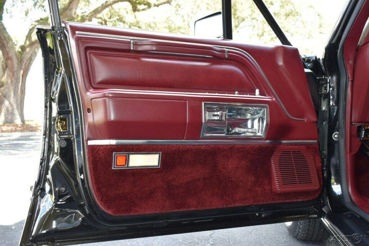 1989 Lincoln Town Car Signature 3900 Miles - photo 11