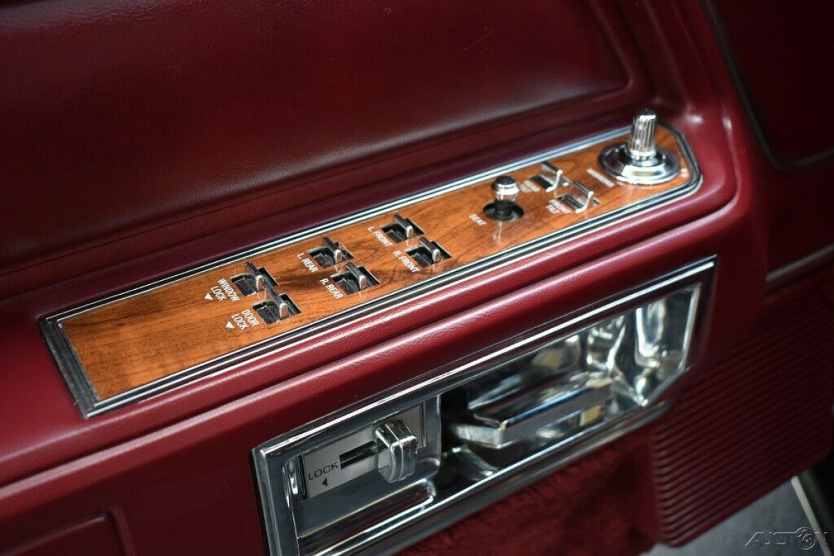 1989 Lincoln Town Car Signature 3900 Miles - photo 12