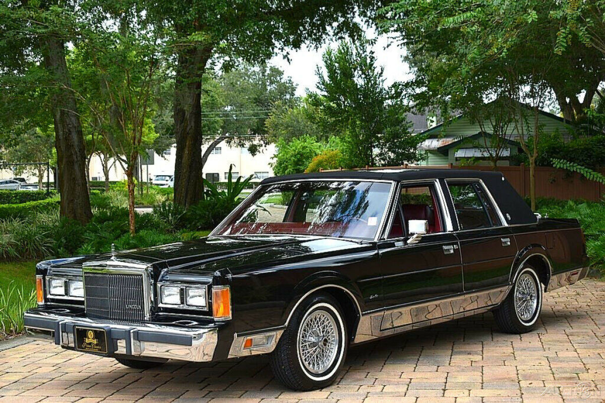 1989 Lincoln Town Car Signature 3900 Miles - photo 5