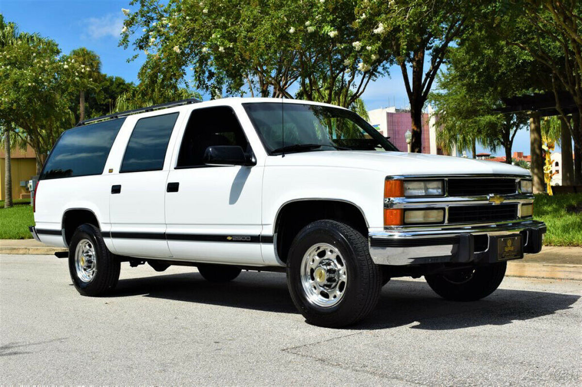1994 Chevrolet Suburban - photo 2