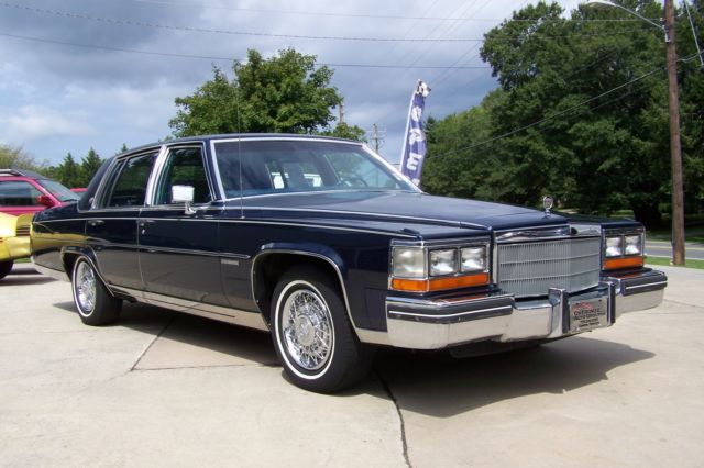 PRISTINE-LEATHER-CA-ORG-PAINT-SURVIVOR-COLD-AC-4DR-PREMIUM-DEVILLE-NON-LIMOUSINE 1982 Cadillac Fleetwood 2-OWNER 59K