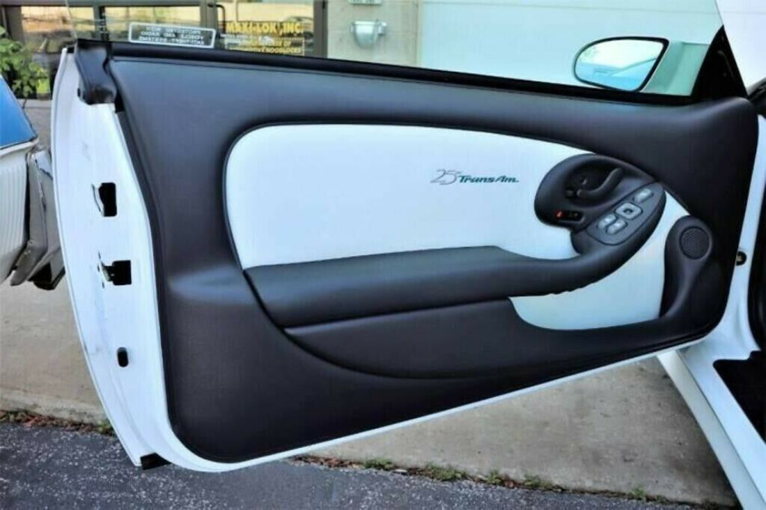 1994 Pontiac Trans Am - photo 12