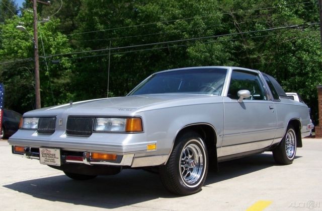 PRISTINE ORG OLDS COLD AC TURN KEY FRESH N OUR SHOWROOM CALAIS 442 SALON SISTER 1988 Oldsmobile Cutlass SUPREME CLASSIC 17k 5.0L 307 4BBL V8 BUCKETS CONSOLE A BEAUTY