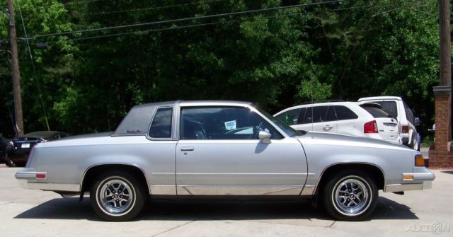 1988 Oldsmobile Cutlass SUPREME CLASSIC 17k 5.0L 307 4BBL V8 BUCKETS CONSOLE A BEAUTY - photo 6