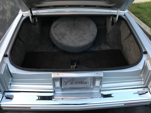 1991 Cadillac Brougham d'Elegance Sedan 4-Door - photo 13