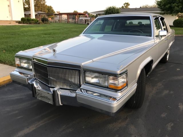 1991 Cadillac Brougham d'Elegance Sedan 4-Door - photo 3