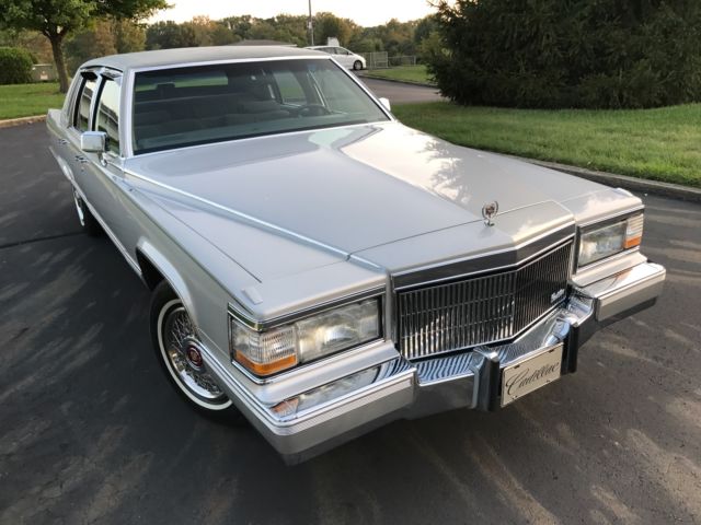 1991 Cadillac Brougham d'Elegance Sedan 4-Door - photo 4