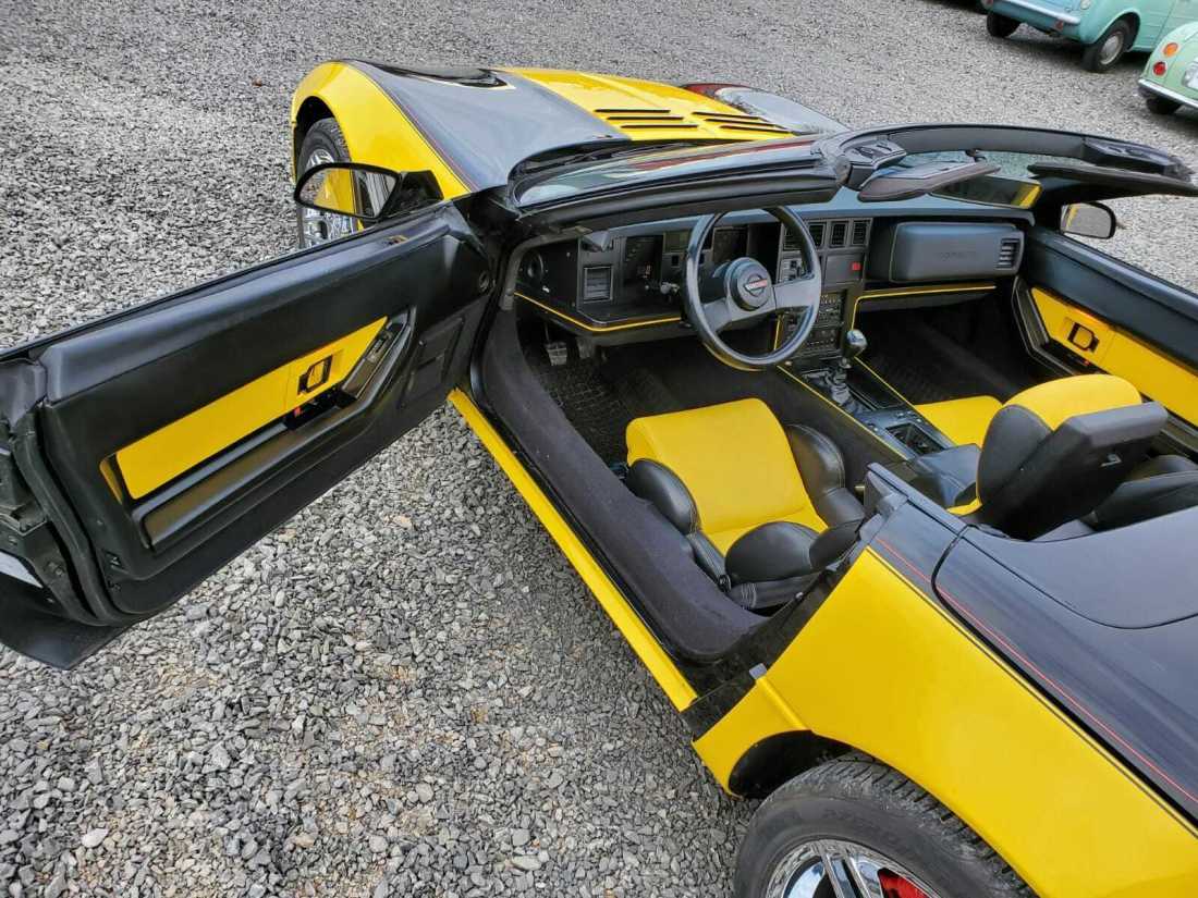 1989 Chevrolet Corvette Convertible - photo 11