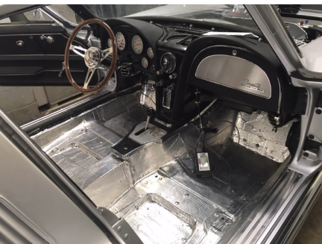 1965 Chevrolet Corvette Stingray - photo 12