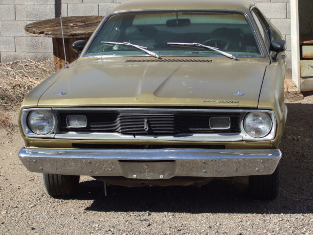 Prodject 1970 Plymouth Valiant Duster V8 3 speed Standard Shift on the Floor 1970 Plymouth Duster Valiant