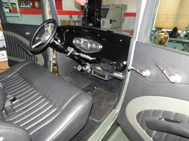 1932 Chevrolet VICTORIA 5-PASSENGER STREET ROD, 350, 700R4, ALL STEEL - photo 11