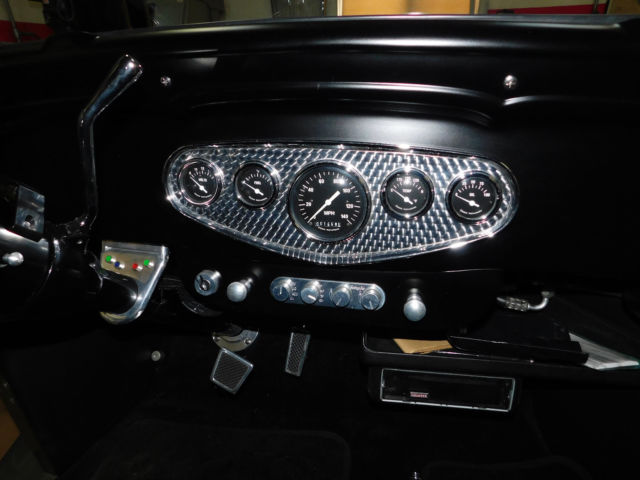 1932 Chevrolet VICTORIA 5-PASSENGER STREET ROD, 350, 700R4, ALL STEEL - photo 12