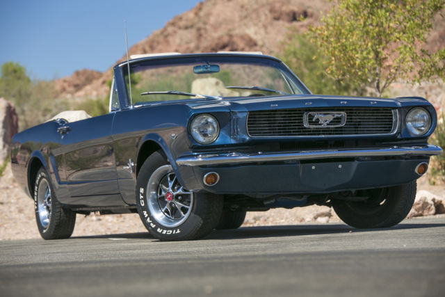 1966 Ford Mustang FULLY RESTORED CONVERTIBLE 302-V8 AUTOMATIC P/S - photo 10