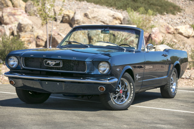 1966 Ford Mustang FULLY RESTORED CONVERTIBLE 302-V8 AUTOMATIC P/S - photo 2