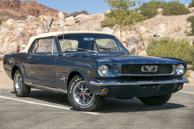 1966 Ford Mustang FULLY RESTORED CONVERTIBLE 302-V8 AUTOMATIC P/S - photo 4