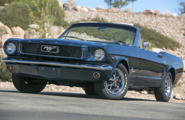 1966 Ford Mustang FULLY RESTORED CONVERTIBLE 302-V8 AUTOMATIC P/S - photo 6