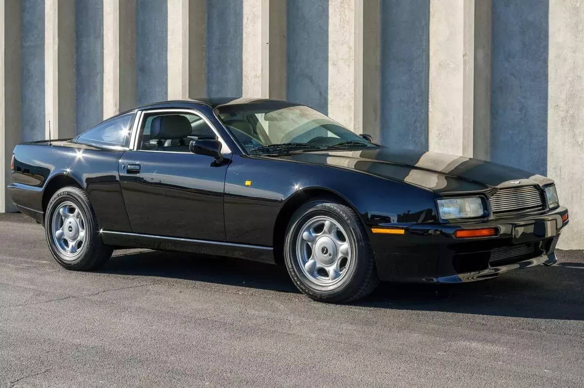 Professionally restored - Rare - Has A/C - Offers Welcome! 1992 Aston Martin Virage Coupe