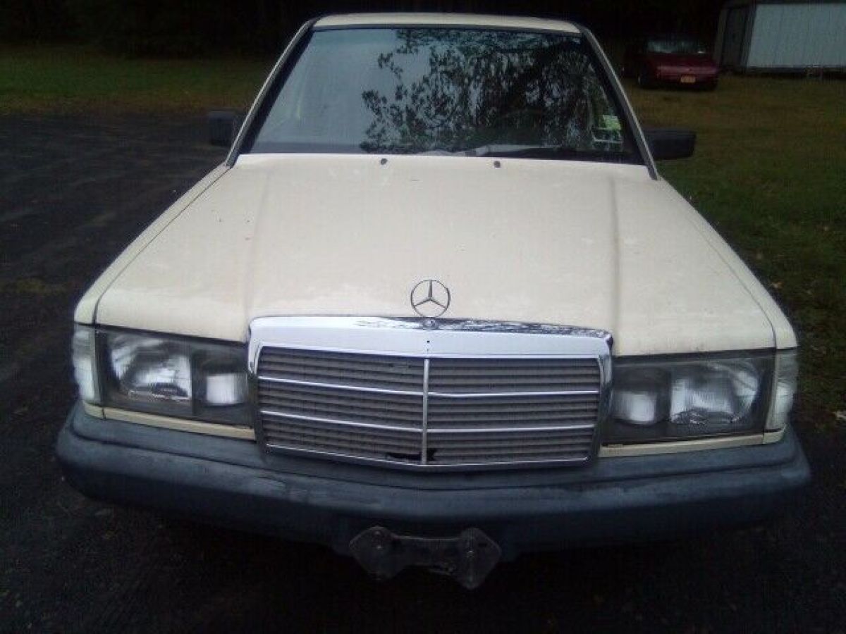1986 Mercedes-Benz 190-Series 190E 2.3L - photo 2