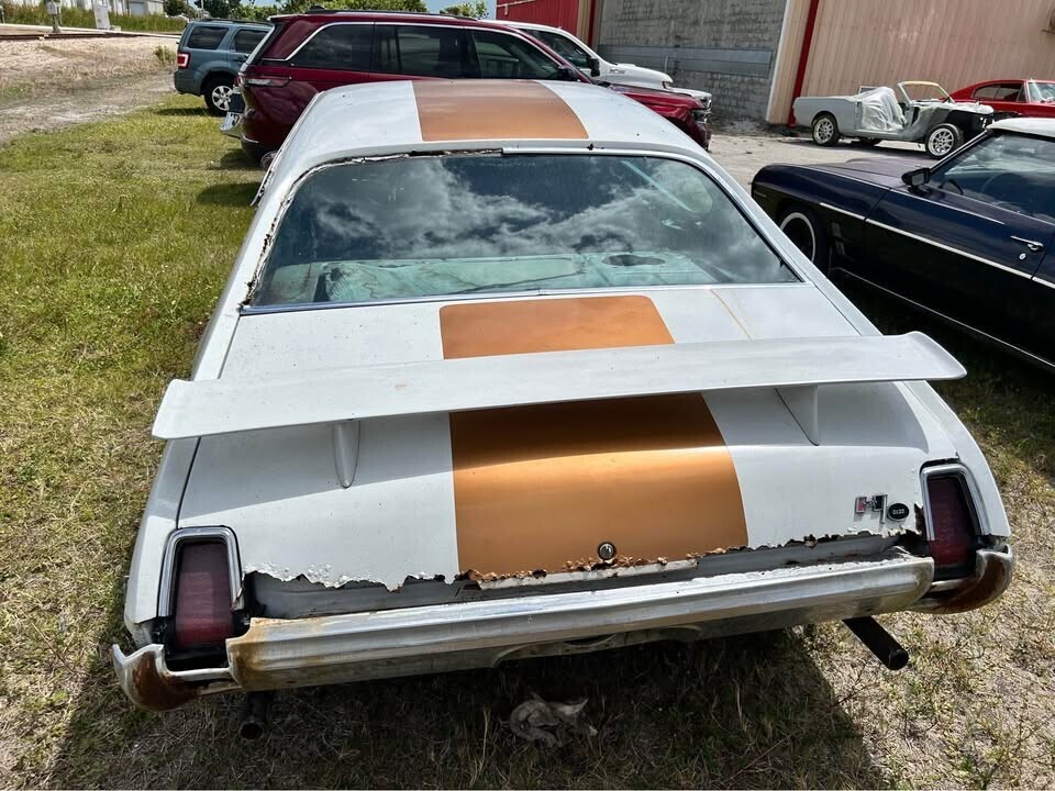 1969 Oldsmobile 442 Holiday 2 Door Hardtop - photo 2