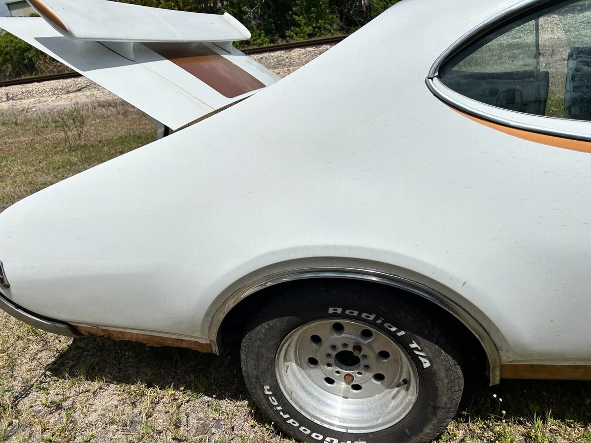 1969 Oldsmobile 442 Holiday 2 Door Hardtop - photo 6