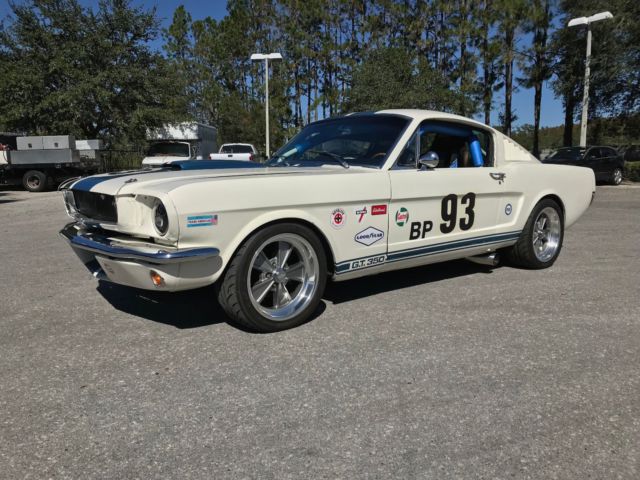 1965 Ford Mustang Fastback GT350 - photo 2
