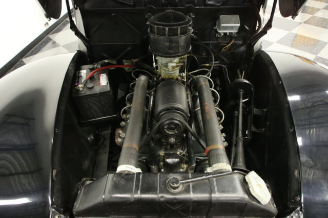 1940 Ford 2 Door Sedan Deluxe - photo 4