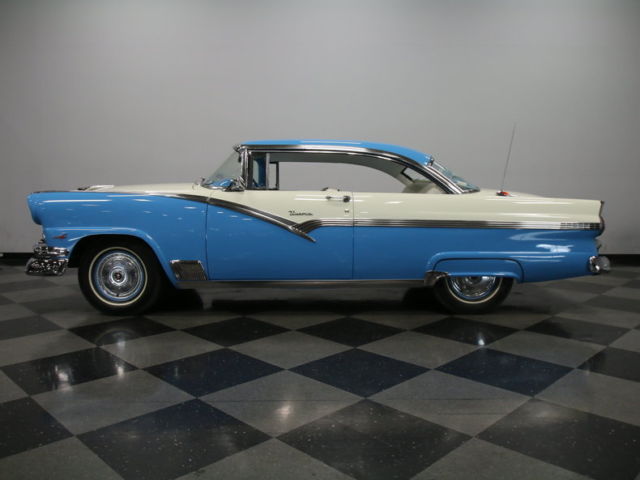 1956 Ford Fairlane Victoria - photo 2