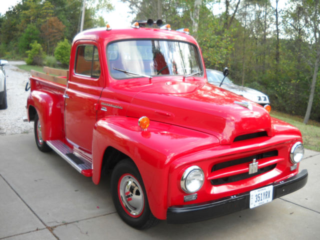 R100 good condition no rust 1955 International Harvester R100
