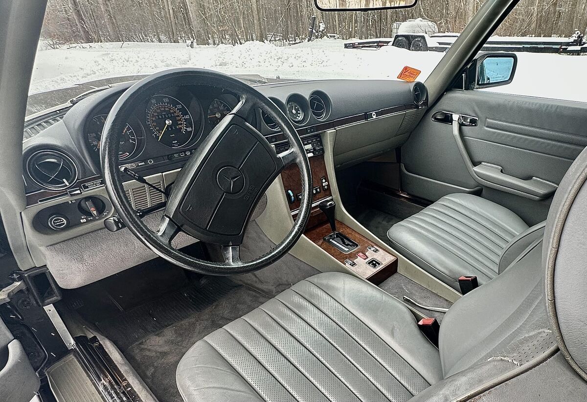1989 Mercedes Benz R107 040 Black Paint Factory Hardtop FULL DOCUMENTED - photo 3