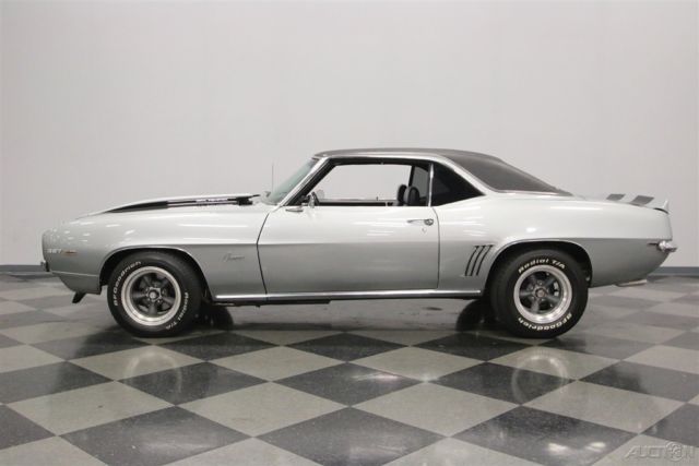 1969 Chevrolet Camaro RS - photo 2