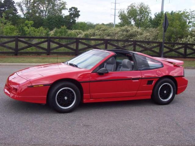 1988 Pontiac Fiero GT T-tops - photo 4