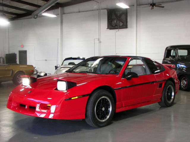 1988 Pontiac Fiero GT T-tops - photo 8