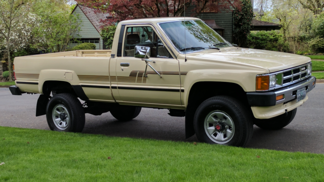 RARE 1 OWNER 1986 TOYOTA PICKUP 4WD REG CAB ONLY 83,796 ORIG MILES ALL SERVICE 1986 Toyota PICKUP