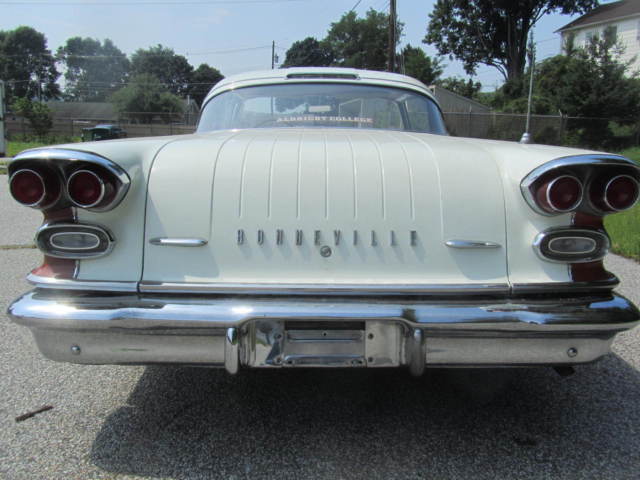 1958 Pontiac Bonneville - photo 9