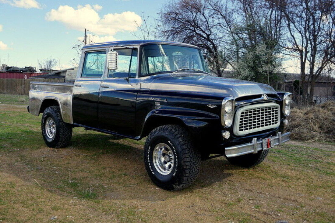 RARE 1960 International Travelette, Factory 4x4, Fleetside, Shortbed, 392 V8 1960 International Harvester Travelette Travelette