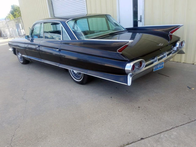 1961 Cadillac DeVille SEDAN DEVILLE - photo 2