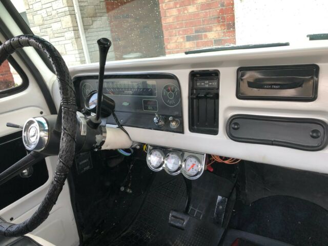 1966 Chevrolet C-10 LWB FLEETSIDE - photo 11