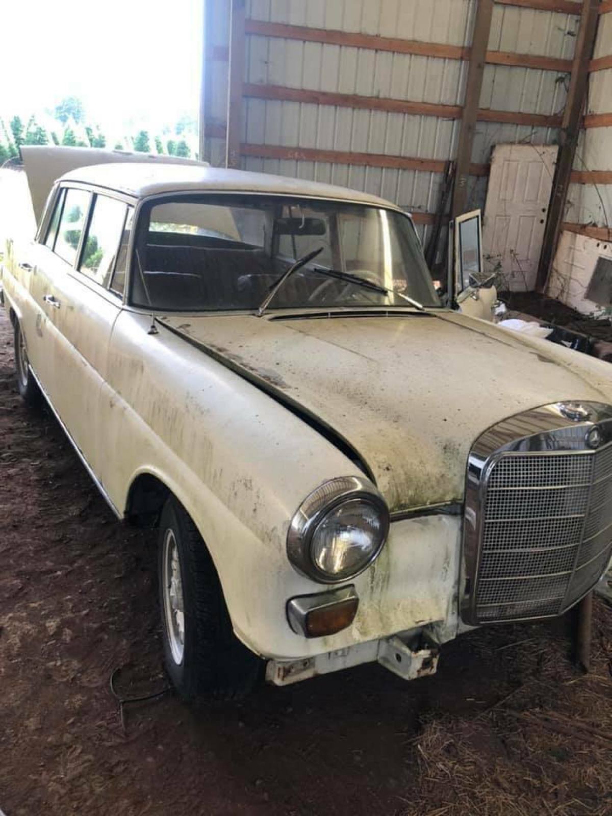 1966 Mercedes-Benz 200-Series - photo 7