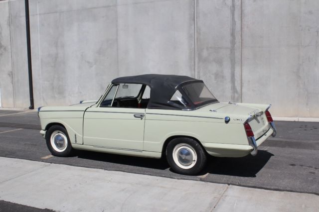 RARE 1966 TRIUMPH HERALD CONVERTIBLE- LEFT HAND DRIVE EXPORT MODEL, LOOKS GREAT 1966 Triumph Herald CONVERTIBLE