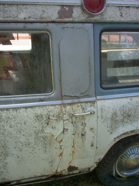 1967 International Harvester Travelall Ambulance - photo 12