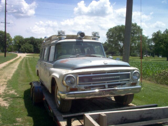 1967 International Harvester Travelall Ambulance - photo 2