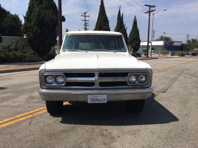 1968 GMC Suburban Custom - photo 6