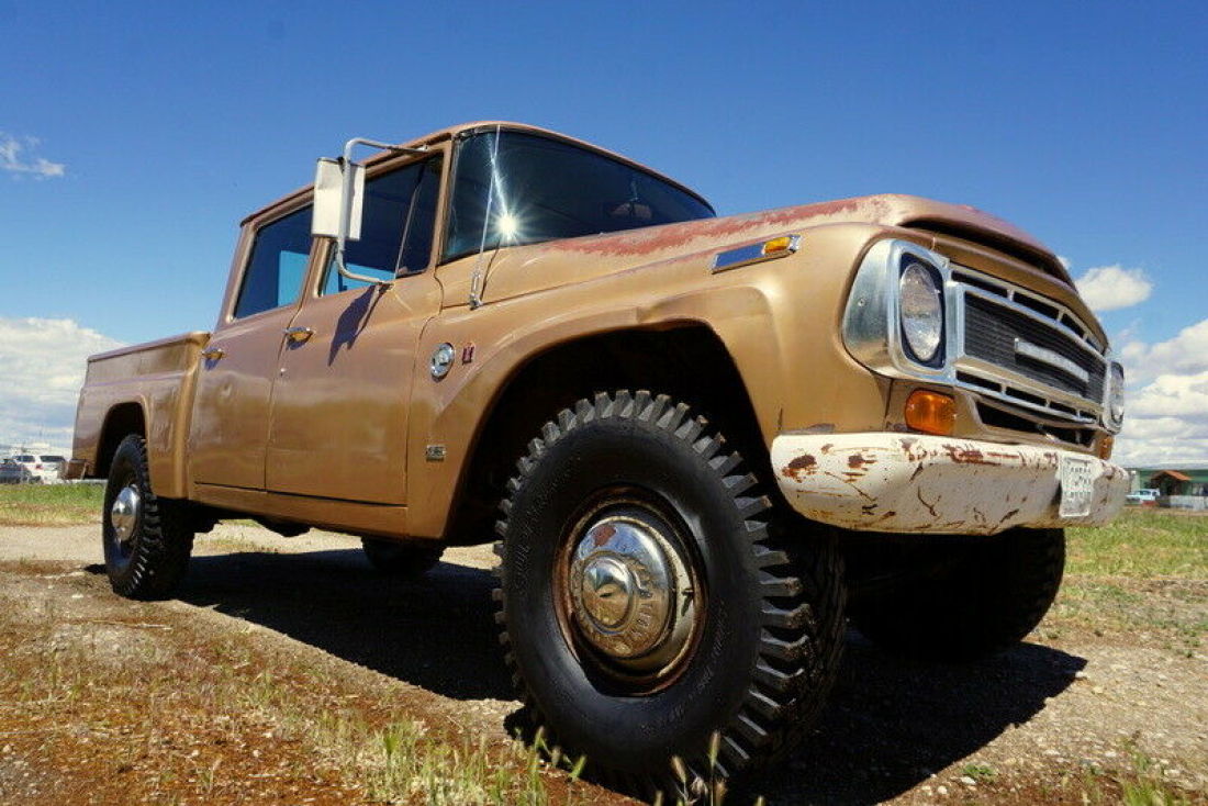 RARE 1969 International Travelette 1200C, Factory 4x4, Deluxe Package, Shortbed 1969 International Harvester Travelette Travelette 1200C